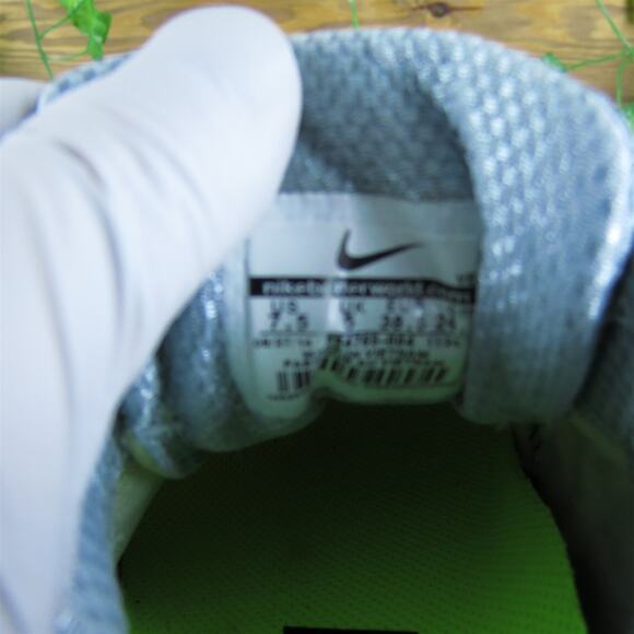 Nike Women's Downshifter 6‎ Sneaker Gray Fabric Sz 7.5 Medium Gently Used 2025 - Picture 5 of 7